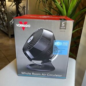 Vornado Whole Room Air Circulator Fan NEW!!